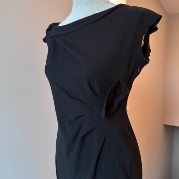 SUZI CHIN Stretchy Little Black Dress with a Twist - Size 6 - Picture 5 of 9